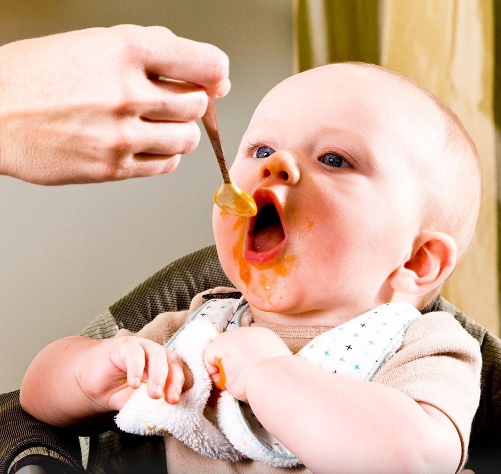 Exemples de quoi manger pour un bébé de 5 mois